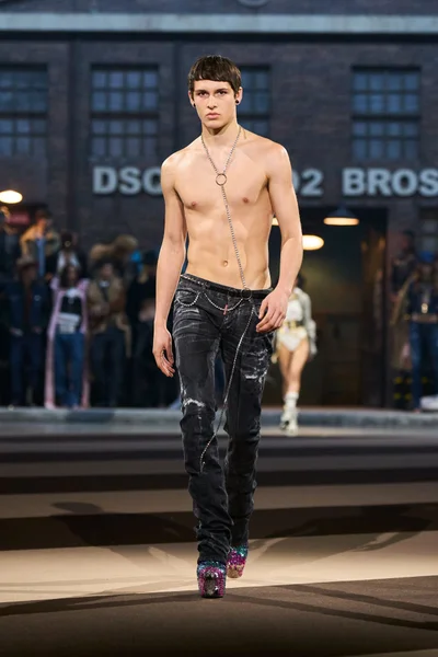 Look 39